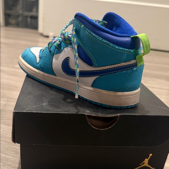 Nike Kids Shoes Blue and White - Picture 4 of 5